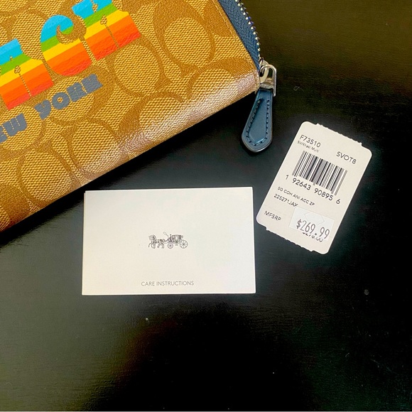 Coach Pride Retro Rainbow Wallet - Picture 4 of 5